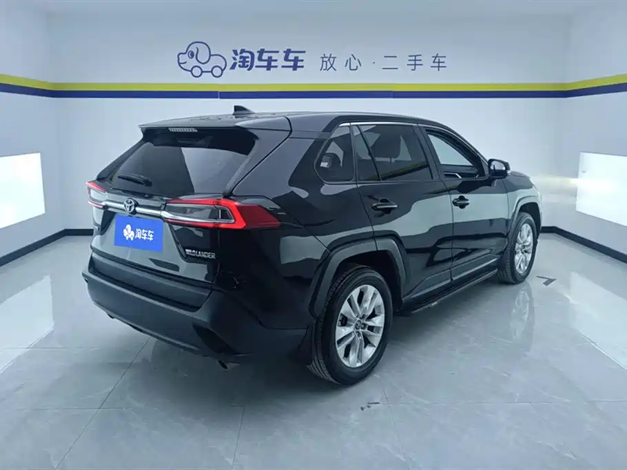 Toyota Wildlander 2022 Facelift 2.0L CVT 2WD Leading Edition фото 3