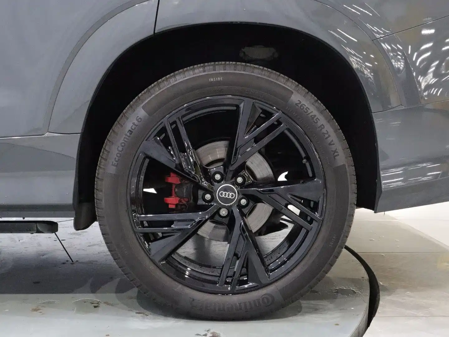 Photo 21 - Audi Q6
