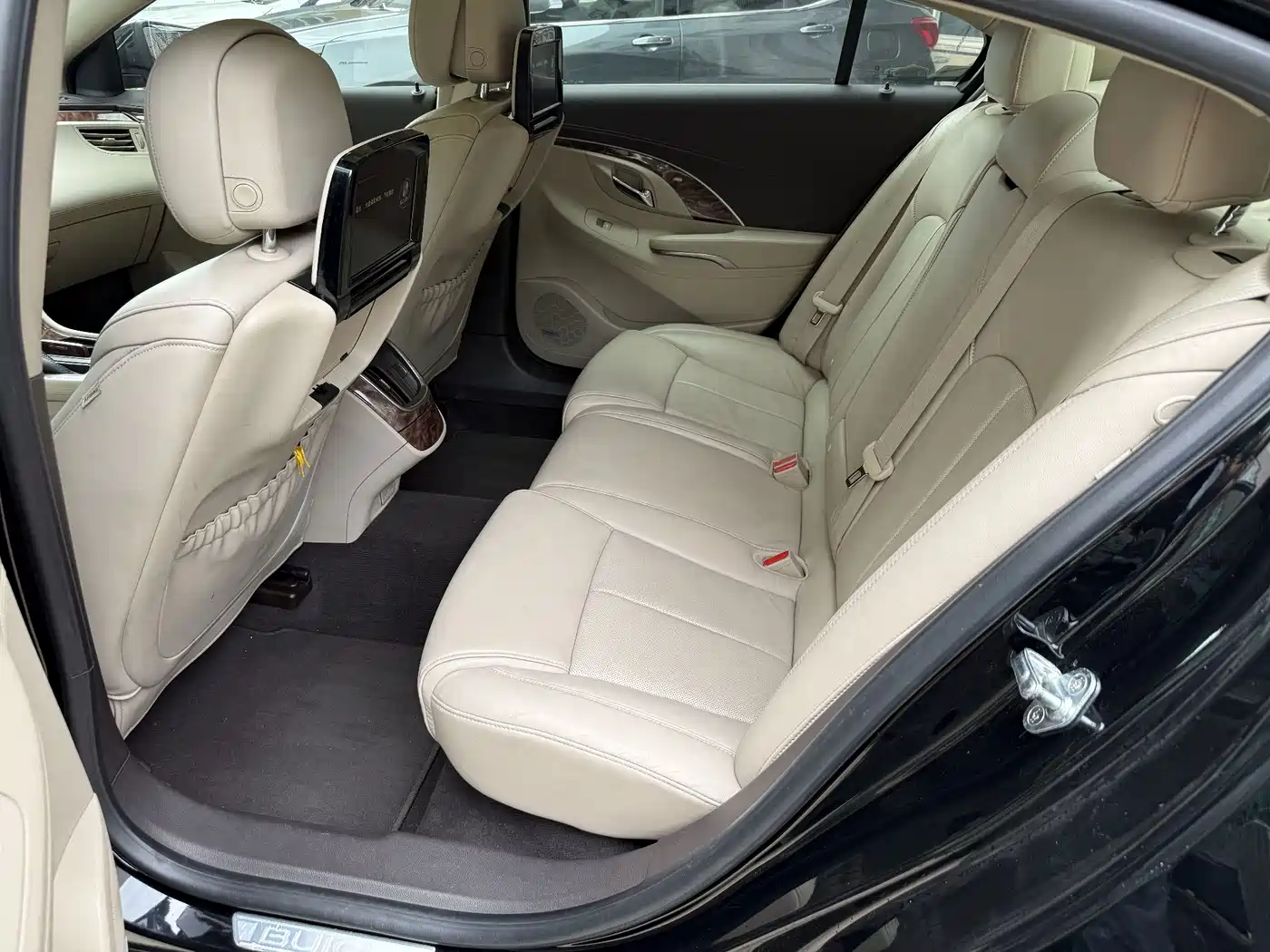 Фото 8 - Buick LaCrosse