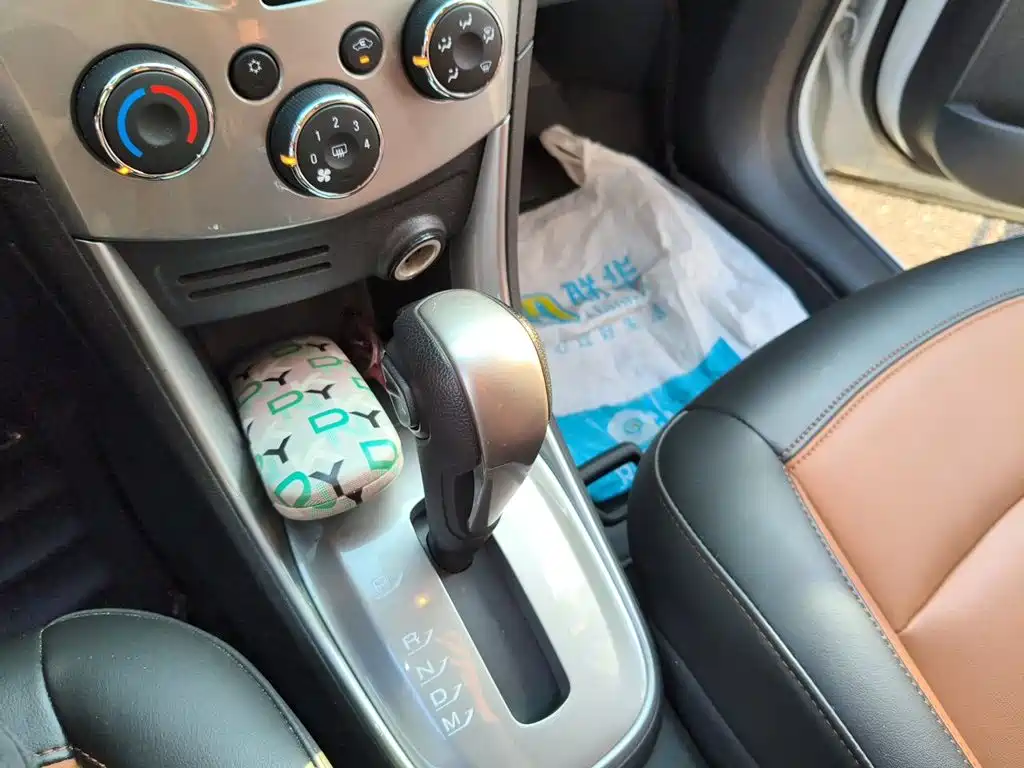 Photo 10 - Chevrolet Trax