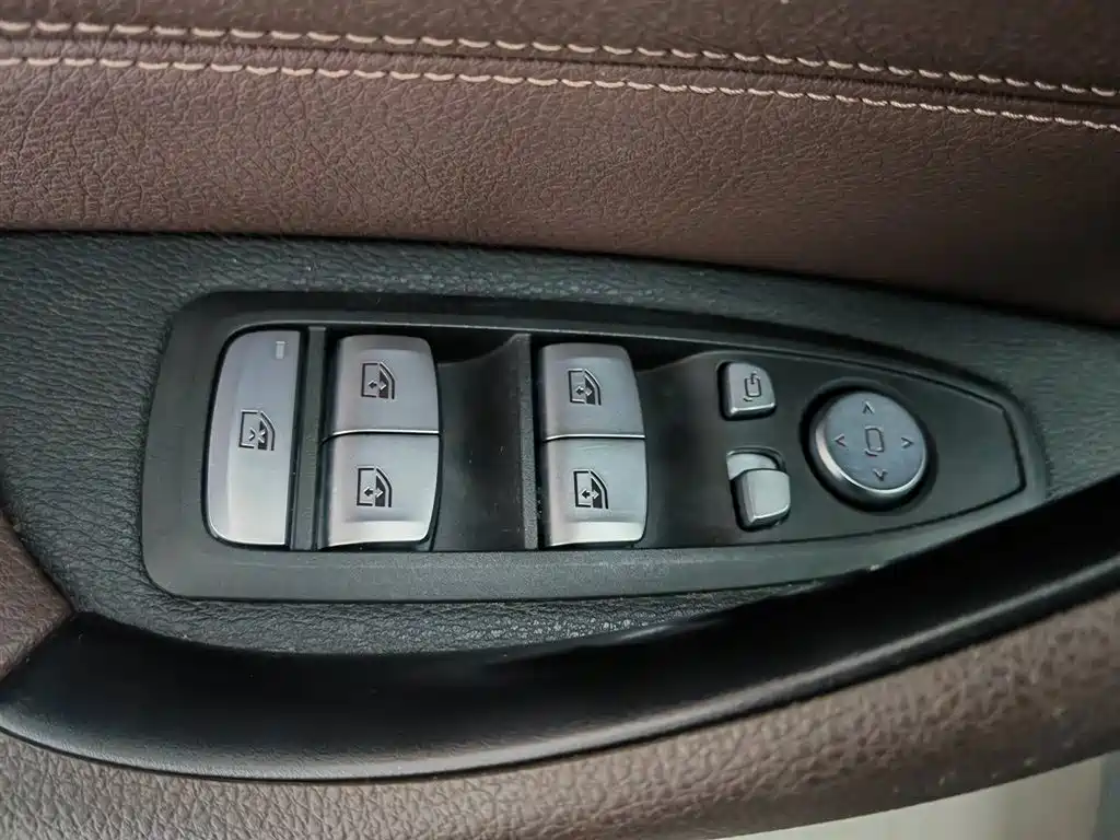 BMW X1 2021 sDrive20Li Fashion фото 9
