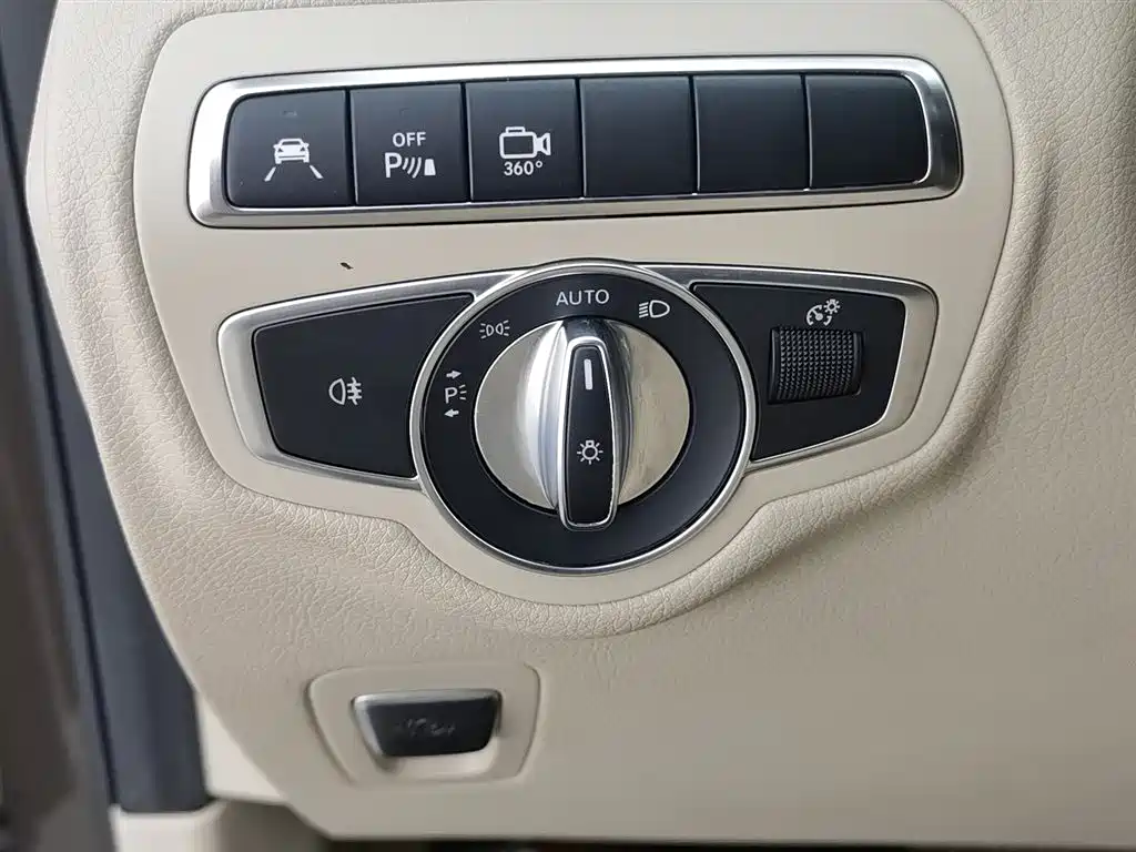 Mercedes-Benz GLC 2017 GLC 300 4MATIC Dynamic фото 21
