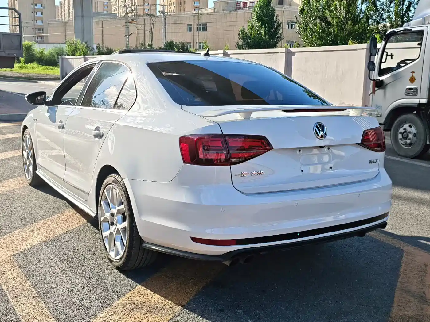 Фото 4 - Volkswagen Sagitar