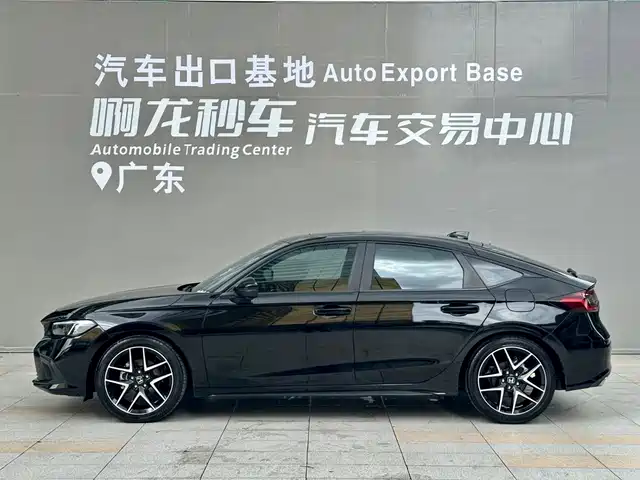 Honda Civic 2023 HATCHBACK 240TURBO Manual Extreme Power Edition — фото 3