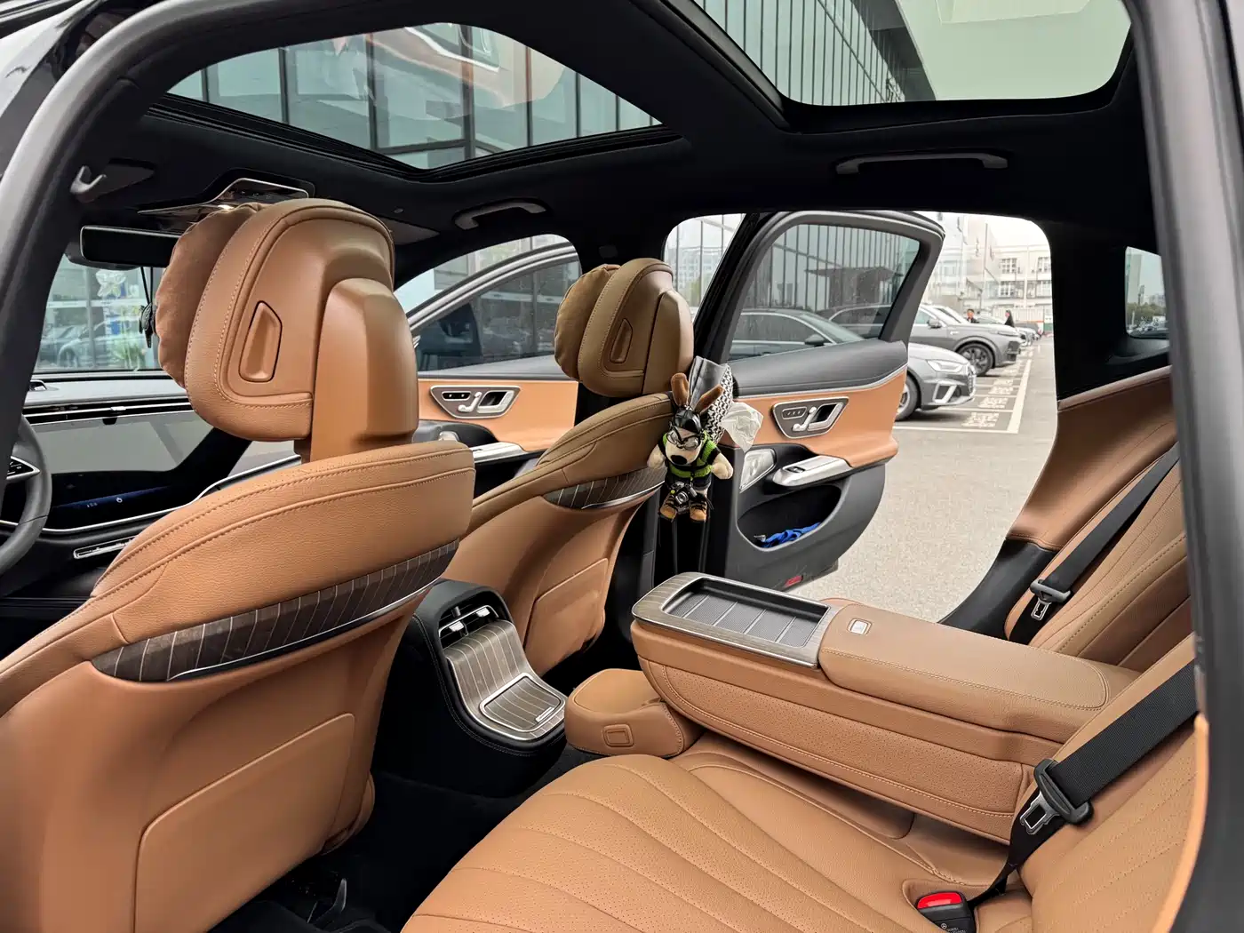 Mercedes-Benz E-Class 2025 E 300 L Luxury фото 7
