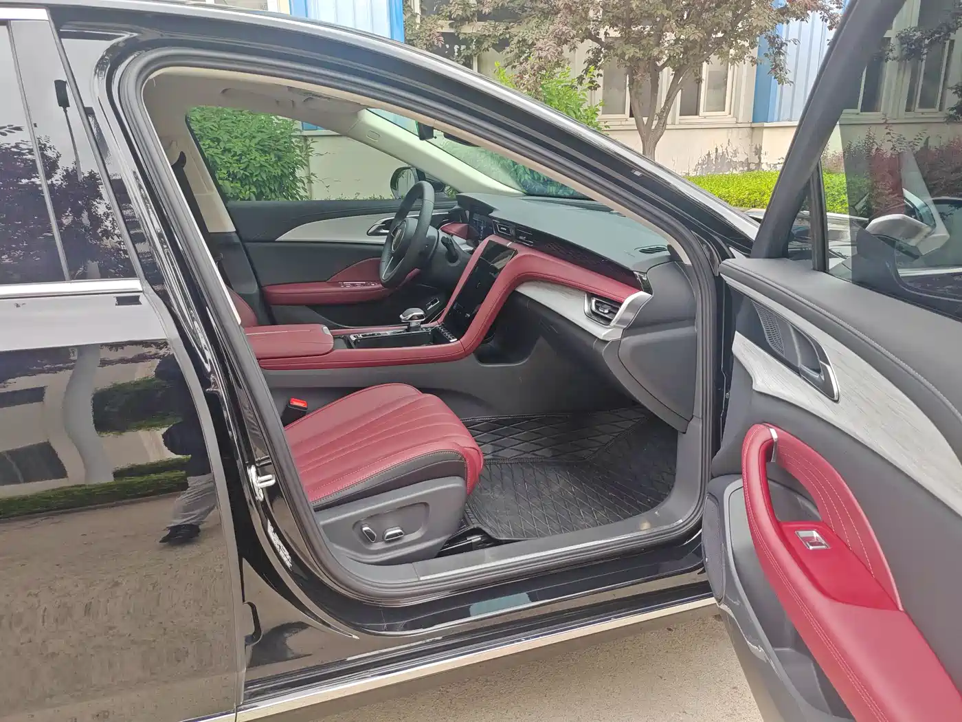 Hongqi H5 PHEV 2025 130 Super Hybrid Edition фото 12