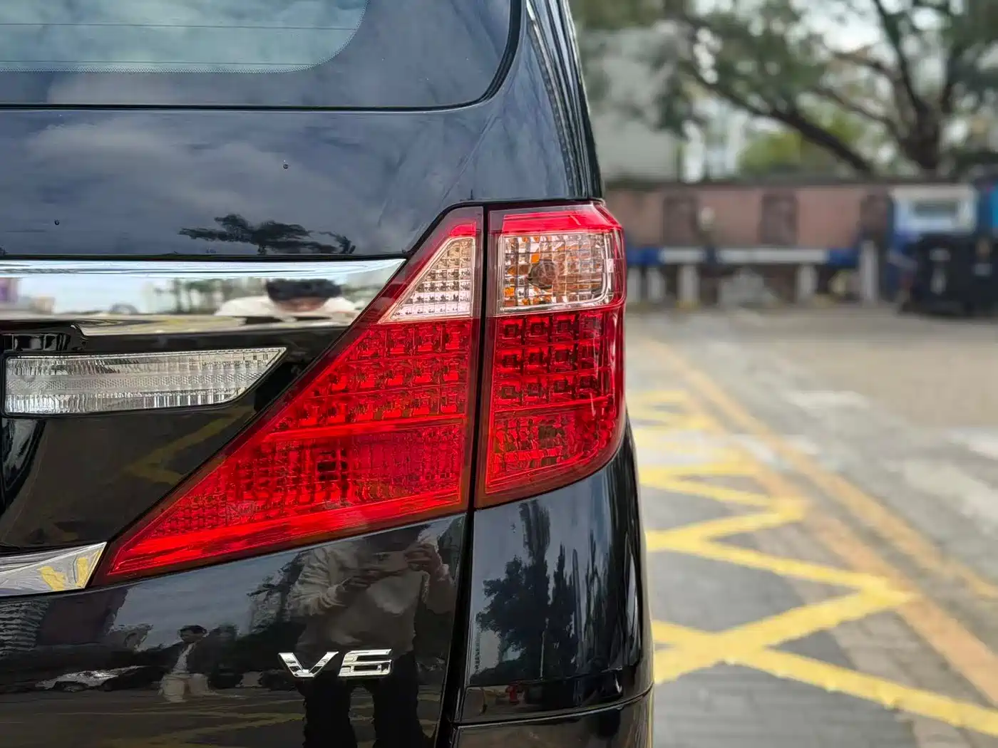 Toyota Alphard 2012 2.4L Luxury Edition фото 26