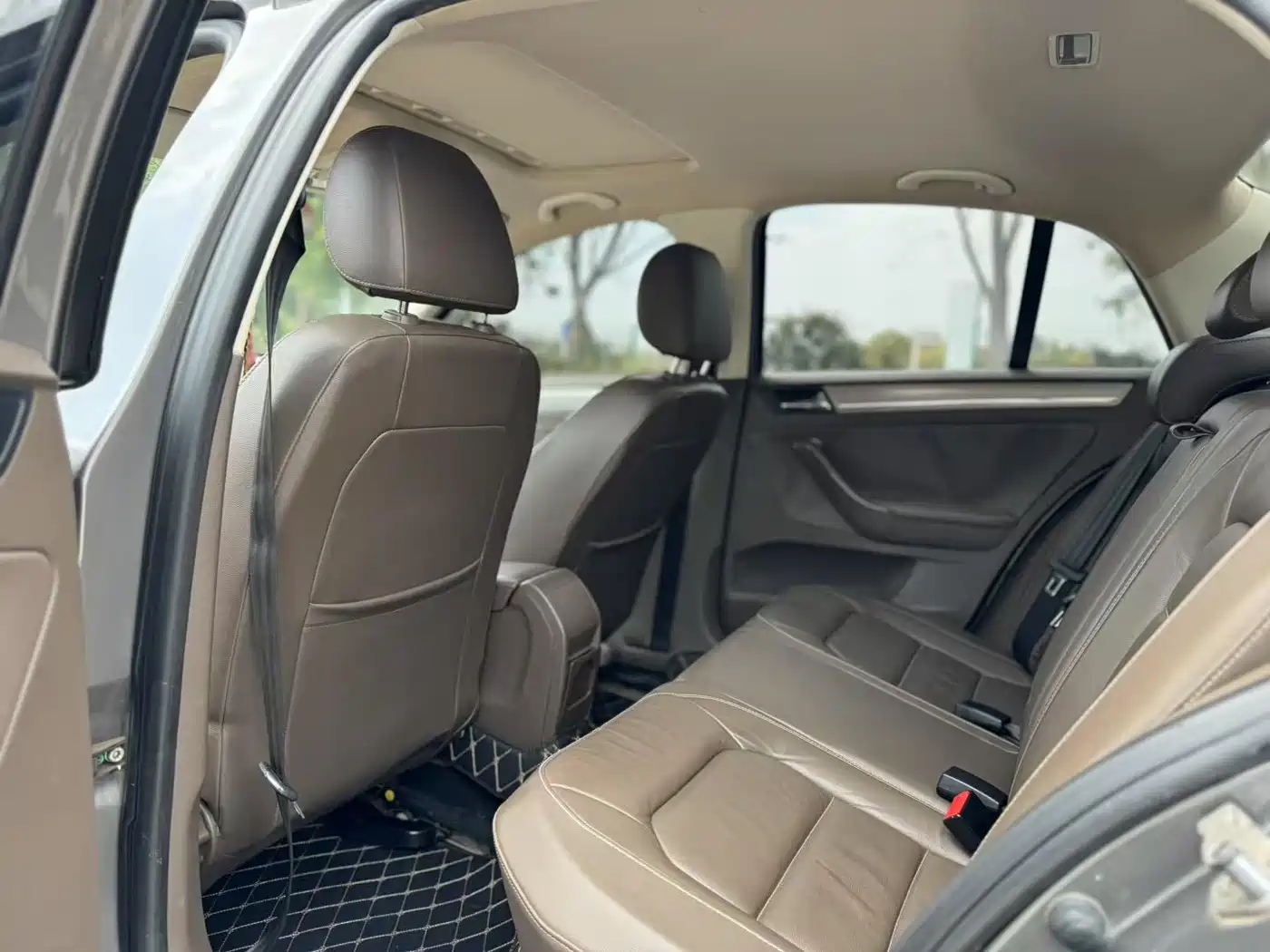 Volkswagen Bora 2014 1.6L Automatic Comfort Edition фото 8