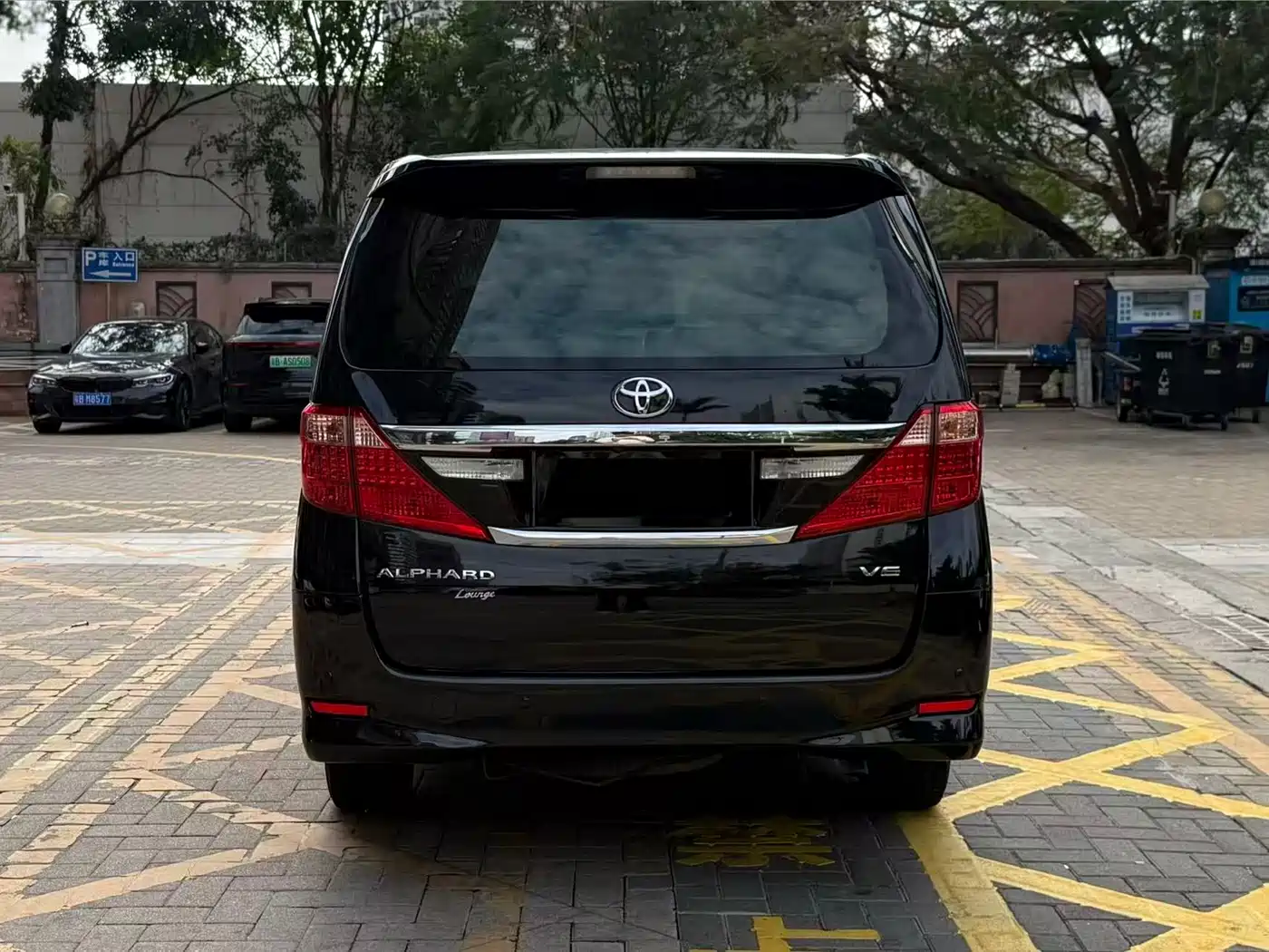 Toyota Alphard 2012 2.4L Luxury Edition фото 10