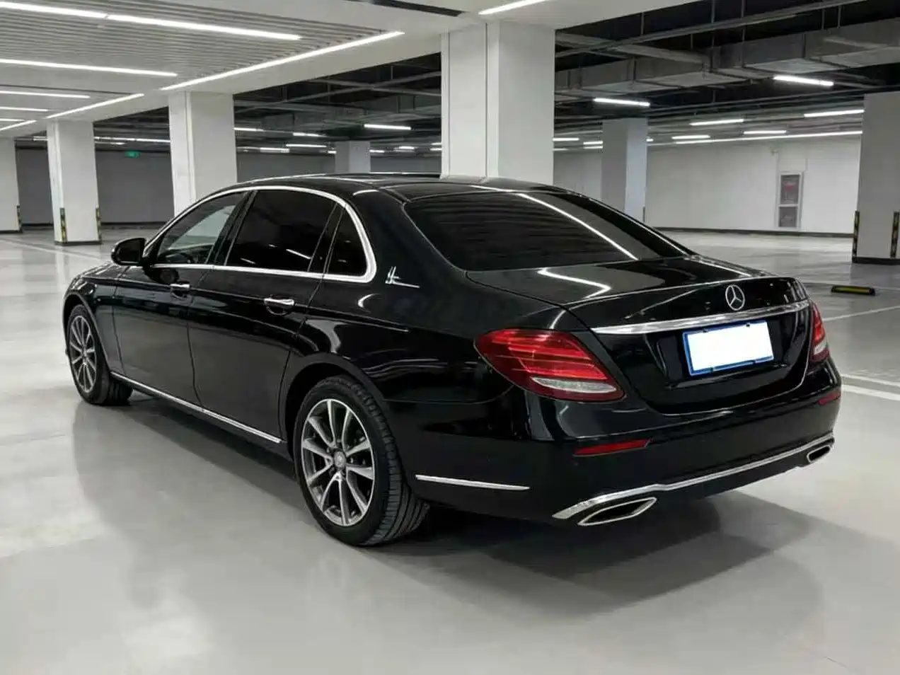 Mercedes-Benz E-Class 2016 E 300 L Luxury фото 4