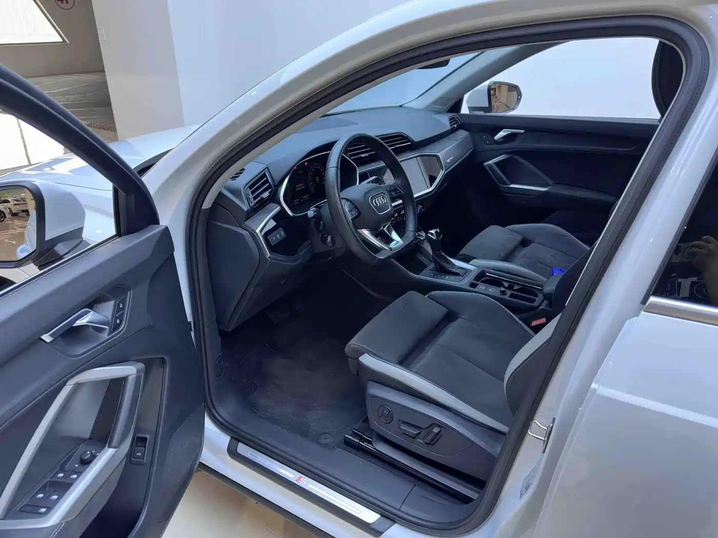 Audi Q3 2023 35 TFSI Fashion Dynamic (1.4T) фото 9