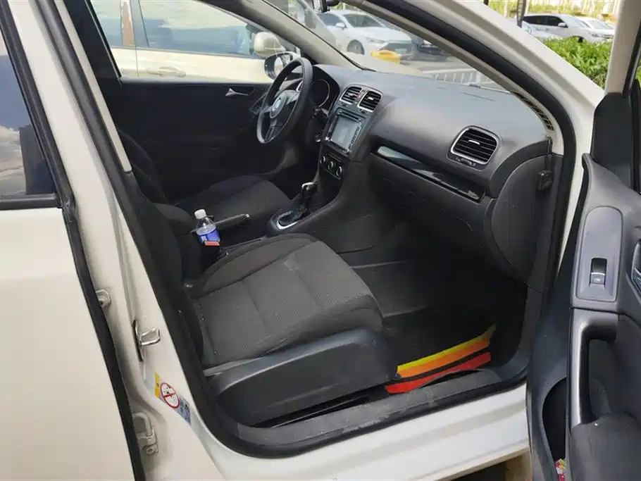Volkswagen Golf 2010 1.4TSI Auto Comfort фото 8