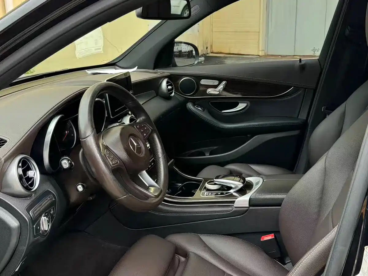 Фото 7 - Mercedes-Benz GLC