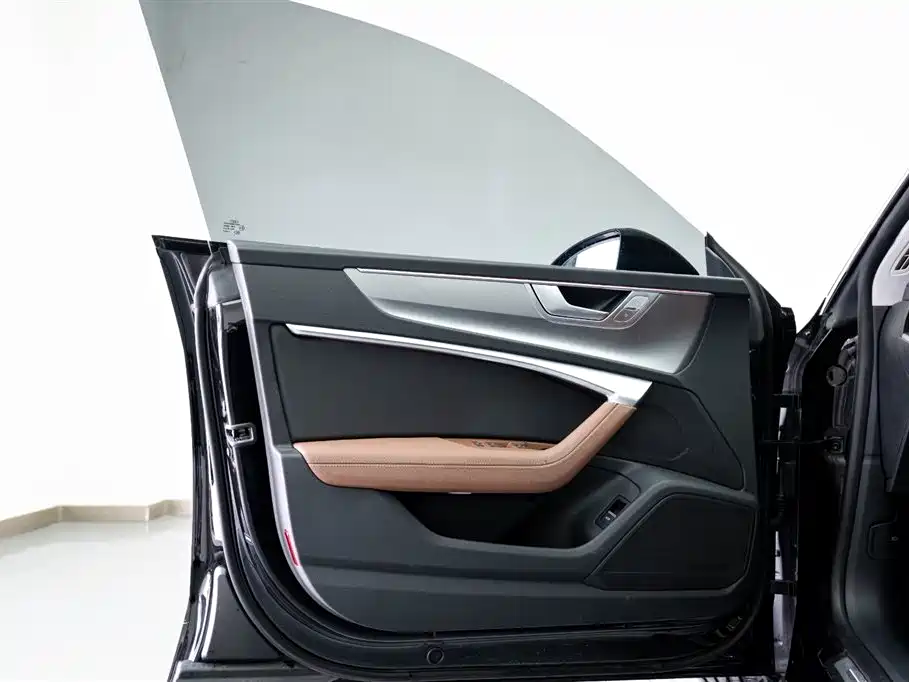 AUDI A7L