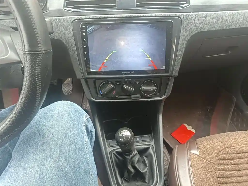 VOLKSWAGEN SANTANA