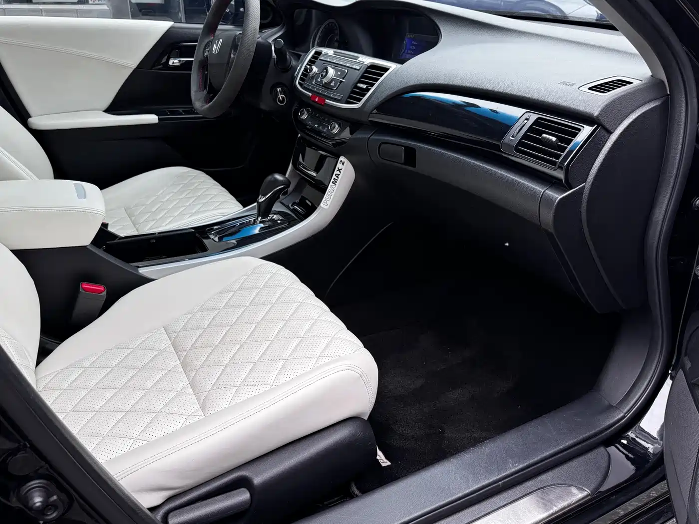 Honda Accord 2016 2.0L Comfort Edition фото 5
