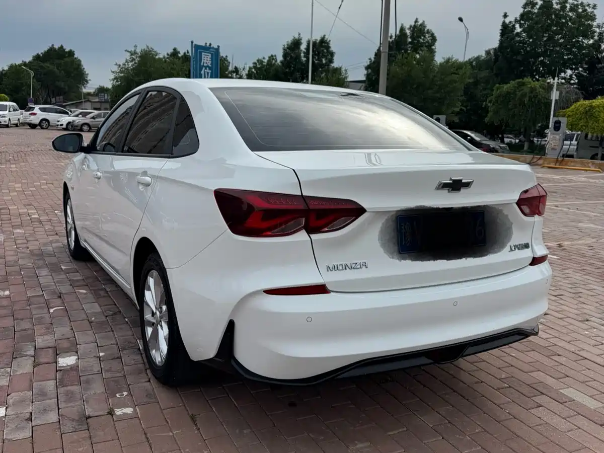 CHEVROLET CRUZE