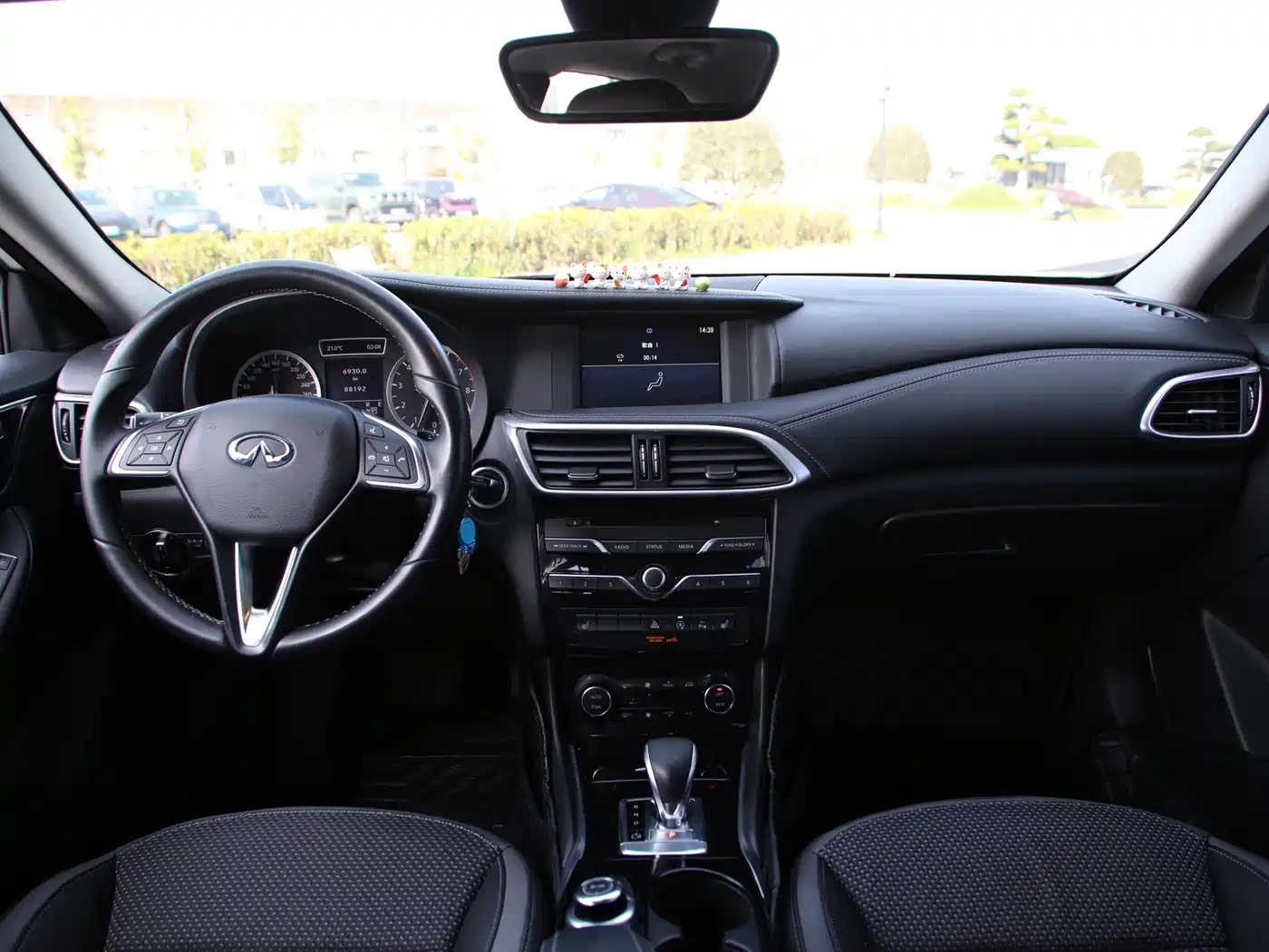 Infiniti QX30 2018 2017 Model 1.6T 2WD Sport