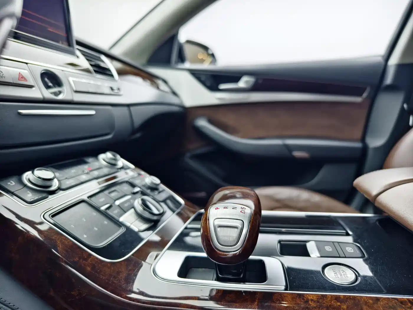 Audi A8 2013 A8L 6.3 FSI W12 quattro Flagship фото 10