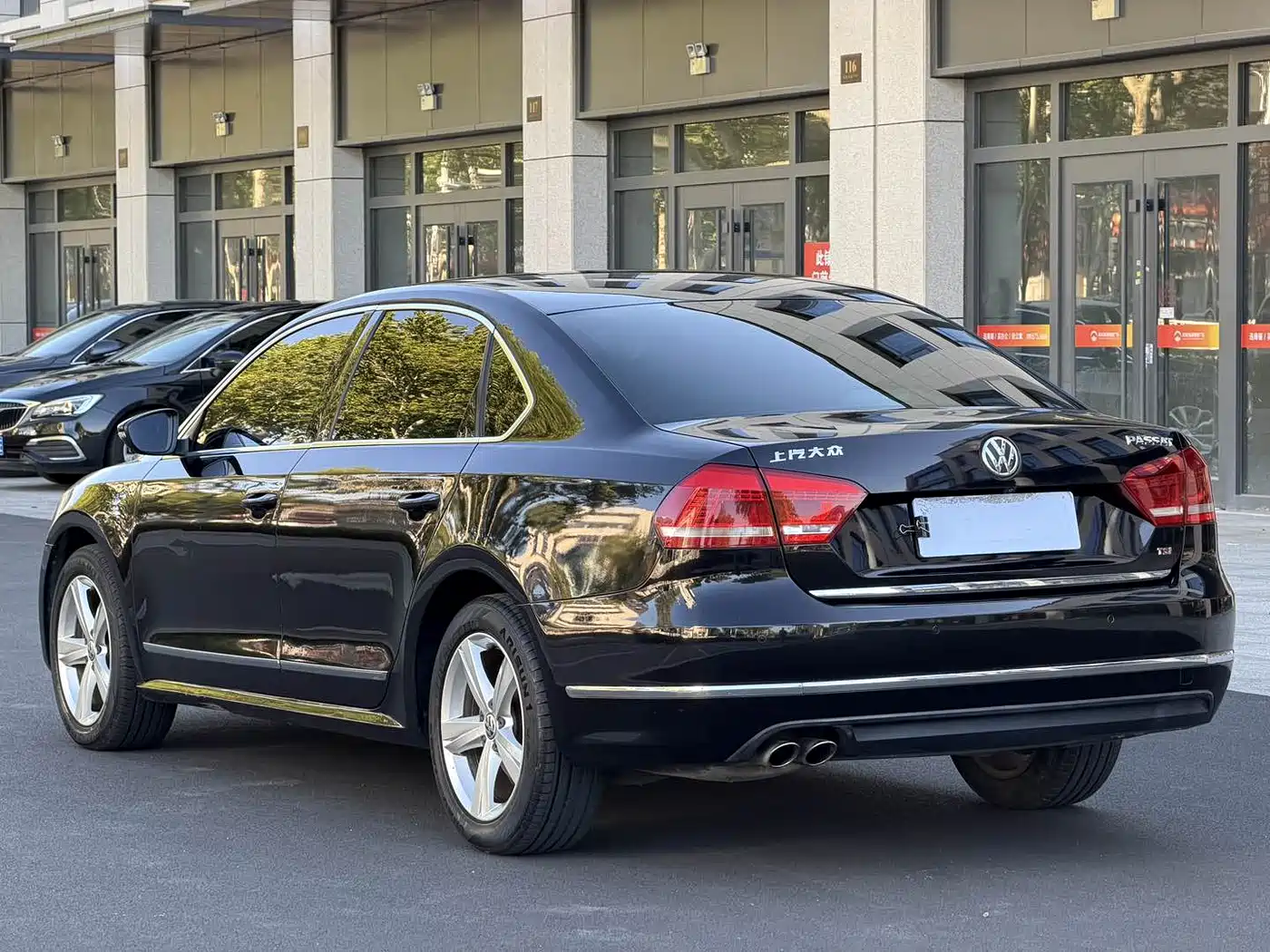 Volkswagen Passat 2014 1.8TSI DSG Executive Edition фото 4