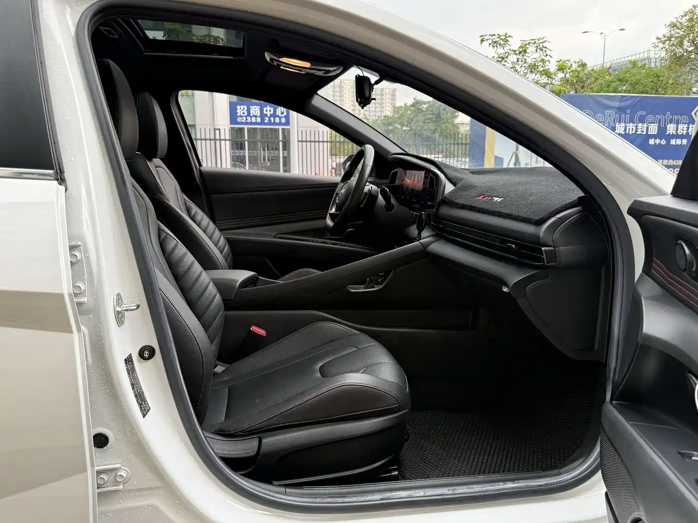 Hyundai Elantra 2021 240TGDi DCT LUX Premium Edition фото 17