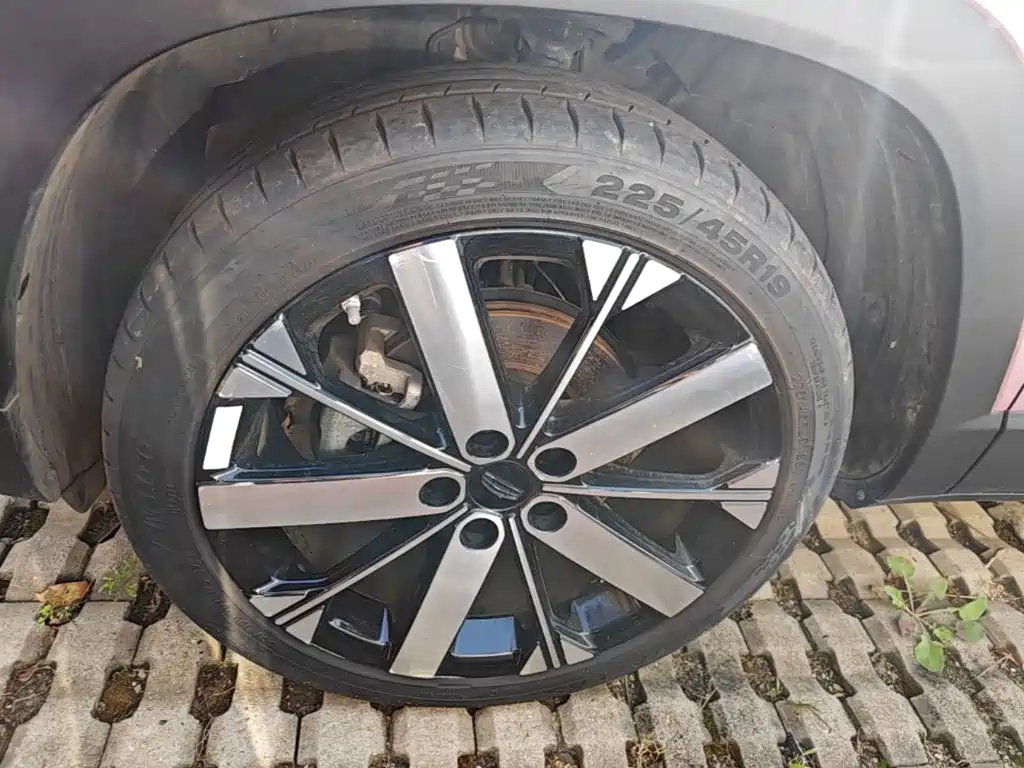 Фото 23 - Geely ICON