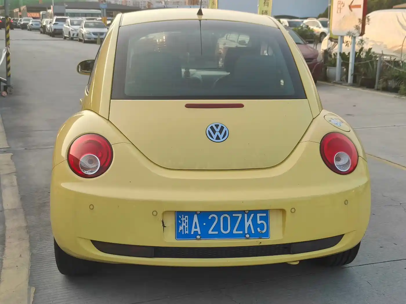 Volkswagen Beetle 2010 Model 2.0 BlackOrange Comfort Edition фото 11