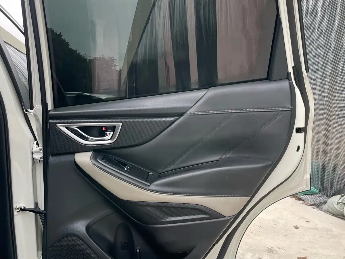 Subaru Forester 2022 2.0i AWD Flagship Edition with EyeSight фото 26