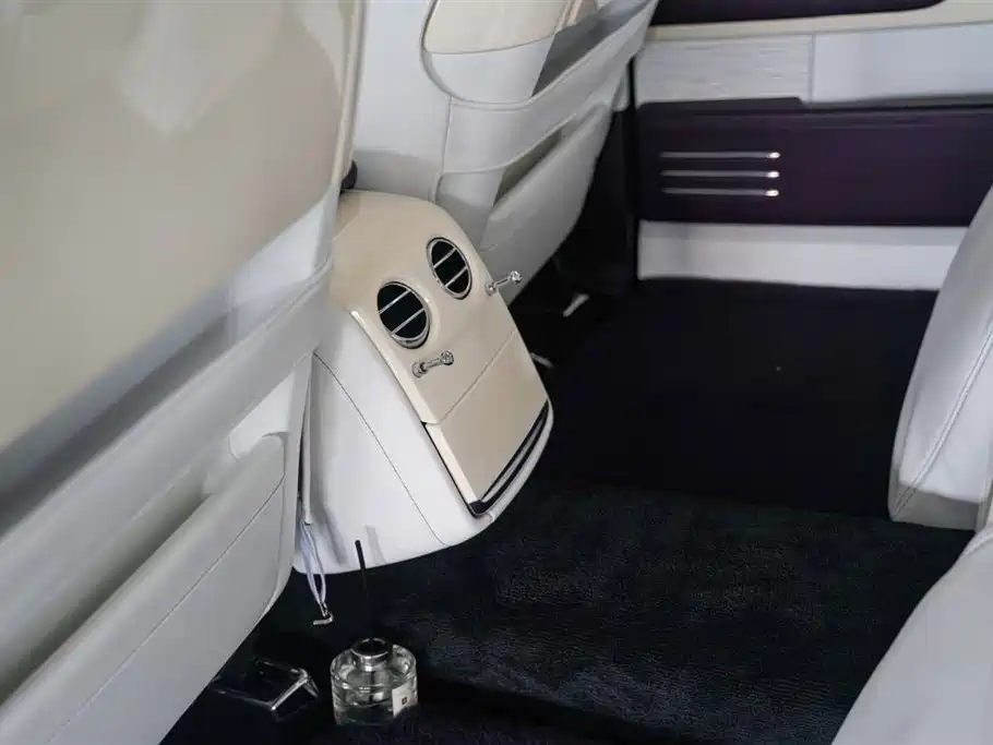 Фото 17 - Rolls-Royce Phantom