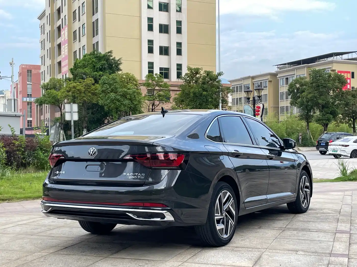 Volkswagen Sagitar 2023 300TSI DSG Excellence Edition фото 9