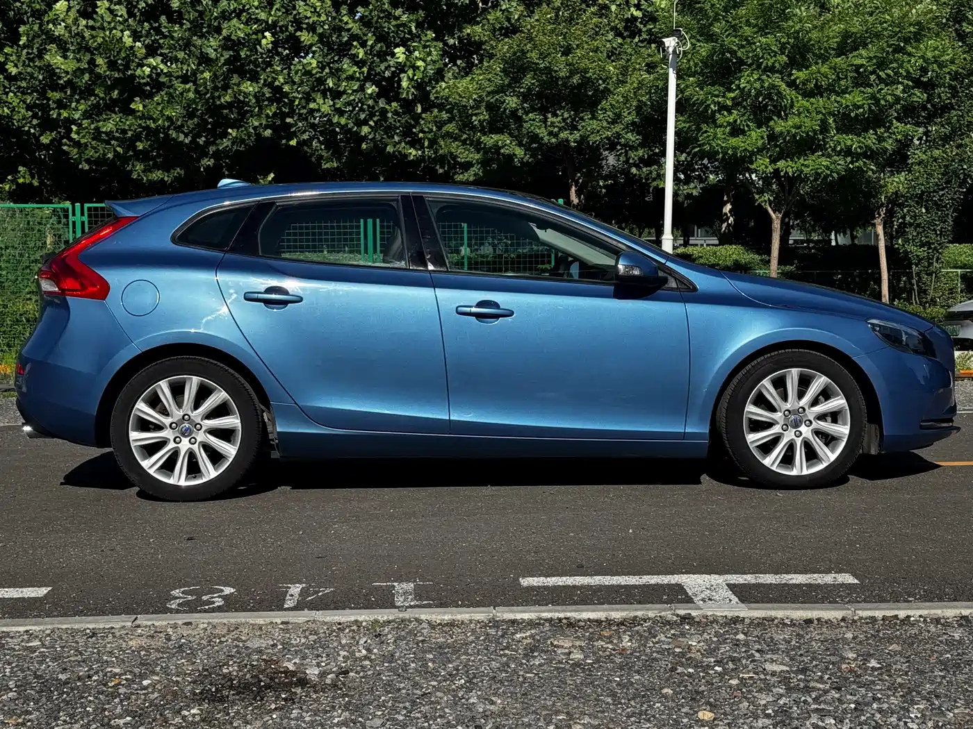 Фото 4 - Volvo V40