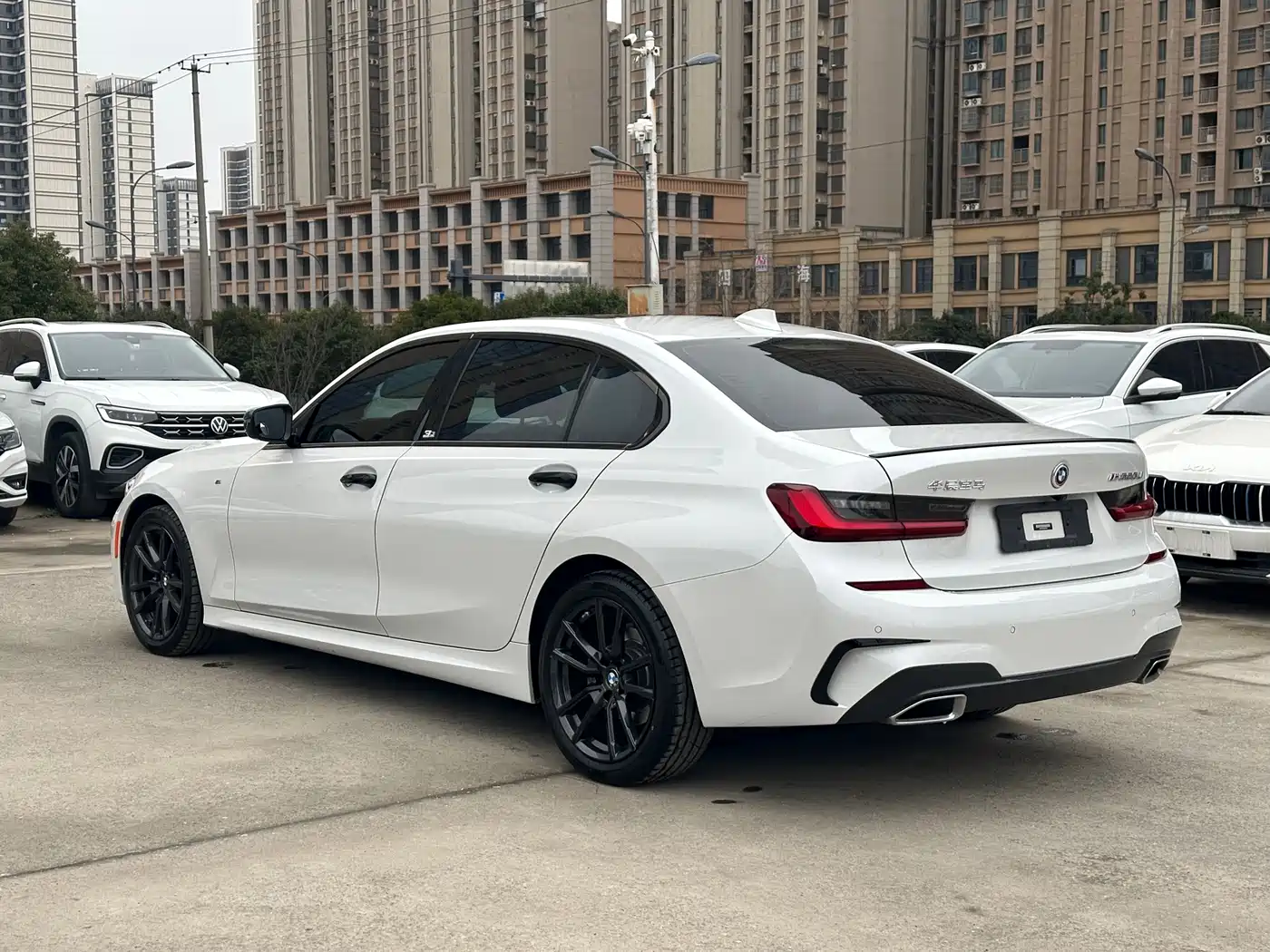 BMW 3 Series 2022 320Li M Sport Package фото 9