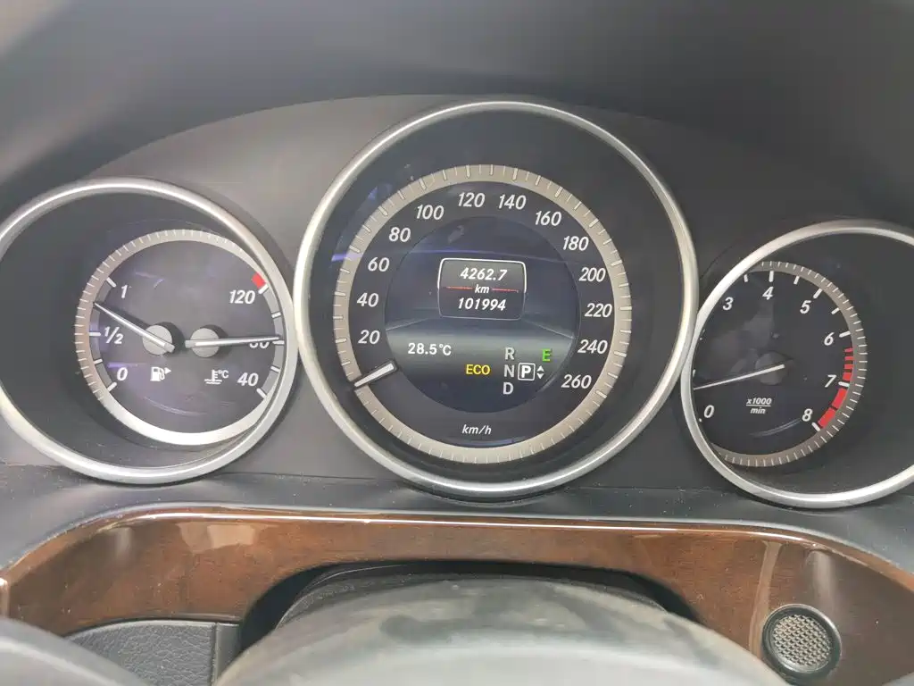 Photo 5 - Mercedes-Benz E-Class