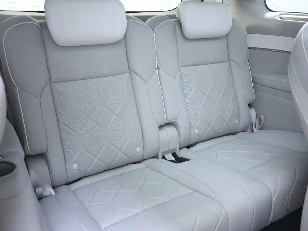 Volvo EM90 2024 2025 Ultra Six-Seater