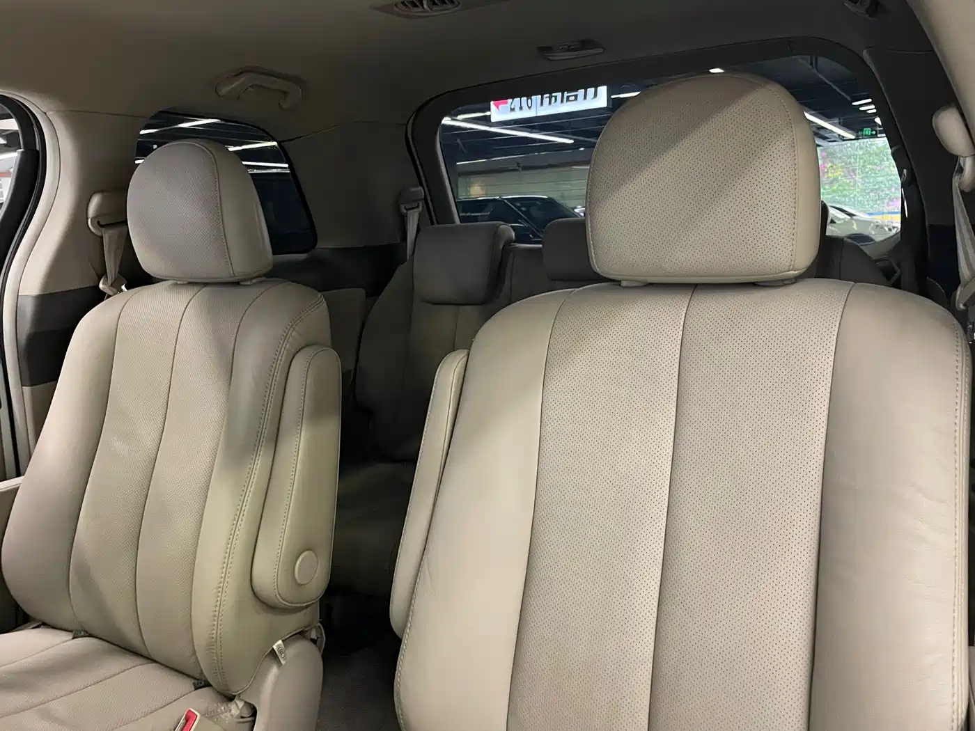 BYD M6 2014 2013 2.4L Automatic Premium