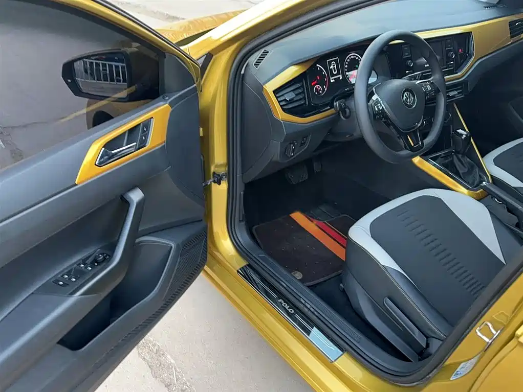 Volkswagen Polo 2019 Plus 1.5L Automatic Colorful Tech Edition фото 8