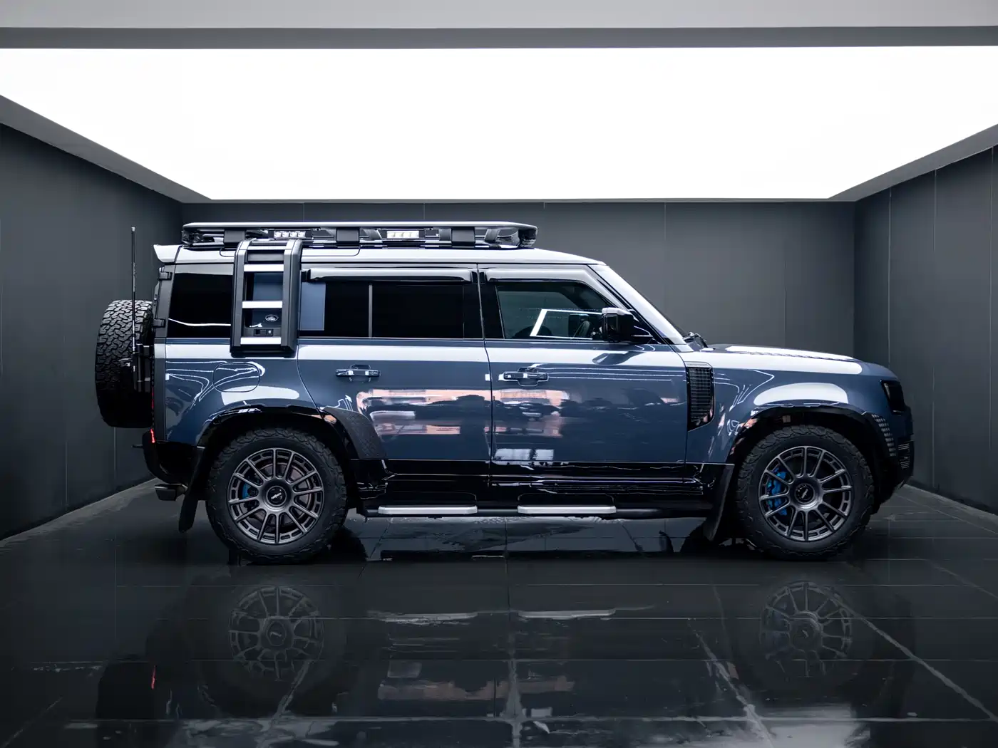 Land Rover Defender 2023 Facelift 110 3.0T P400 X-DYNAMIC HSE фото 4