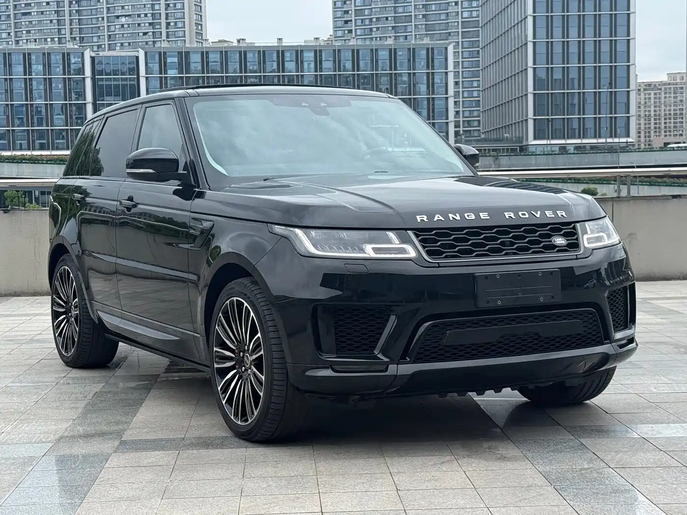 Land Rover Range Rover Sport 2019 3.0 L6 HSE DYNAMIC фото 3