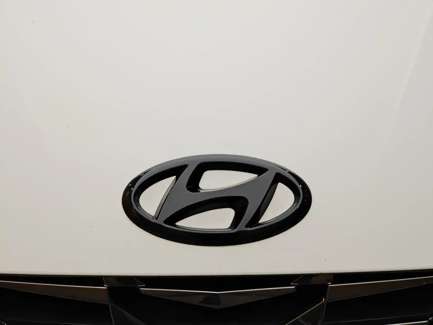 Hyundai Elantra 2021 1.5L CVT LUX Premium Edition фото 3