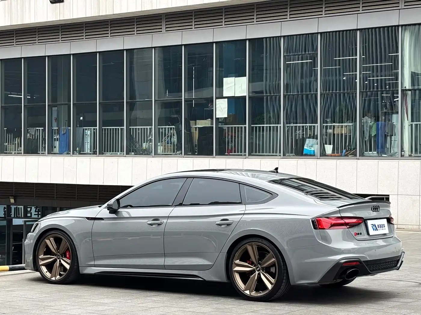 Audi RS 5 2022 RS 5 2.9T Sportback Dark Gold Edition фото 4