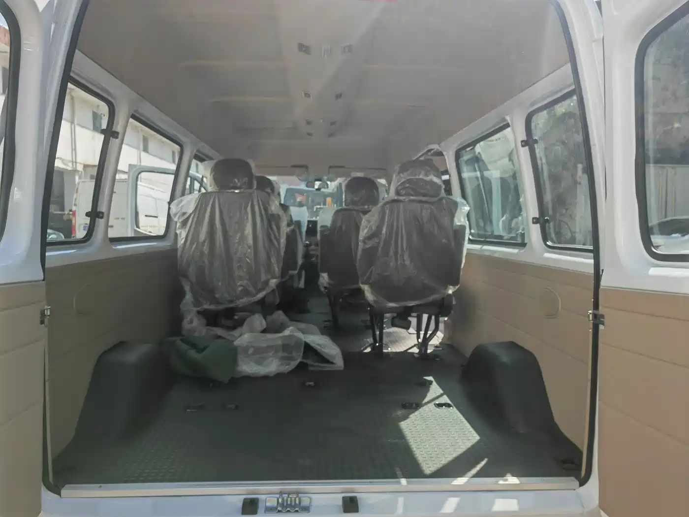 JMC Jingma Fortune 2025 2024 Model 2.8T Diesel Multi-Purpose Short Wheelbase Medium Roof