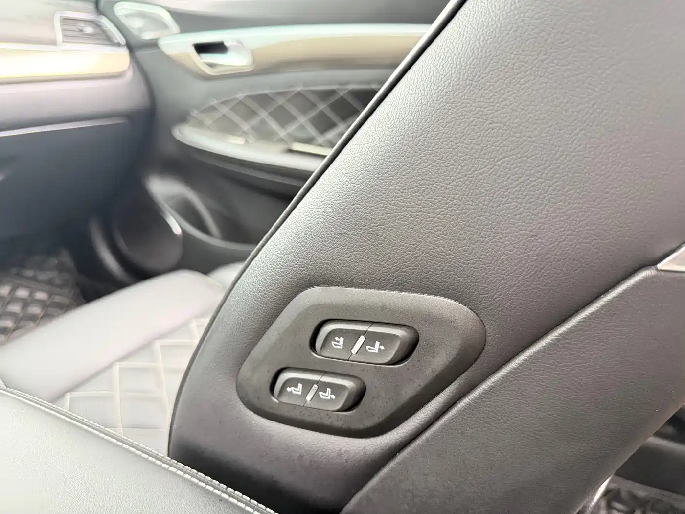 GAC Trumpchi Trumpchi GA8 2017 280T Premium Edition фото 15