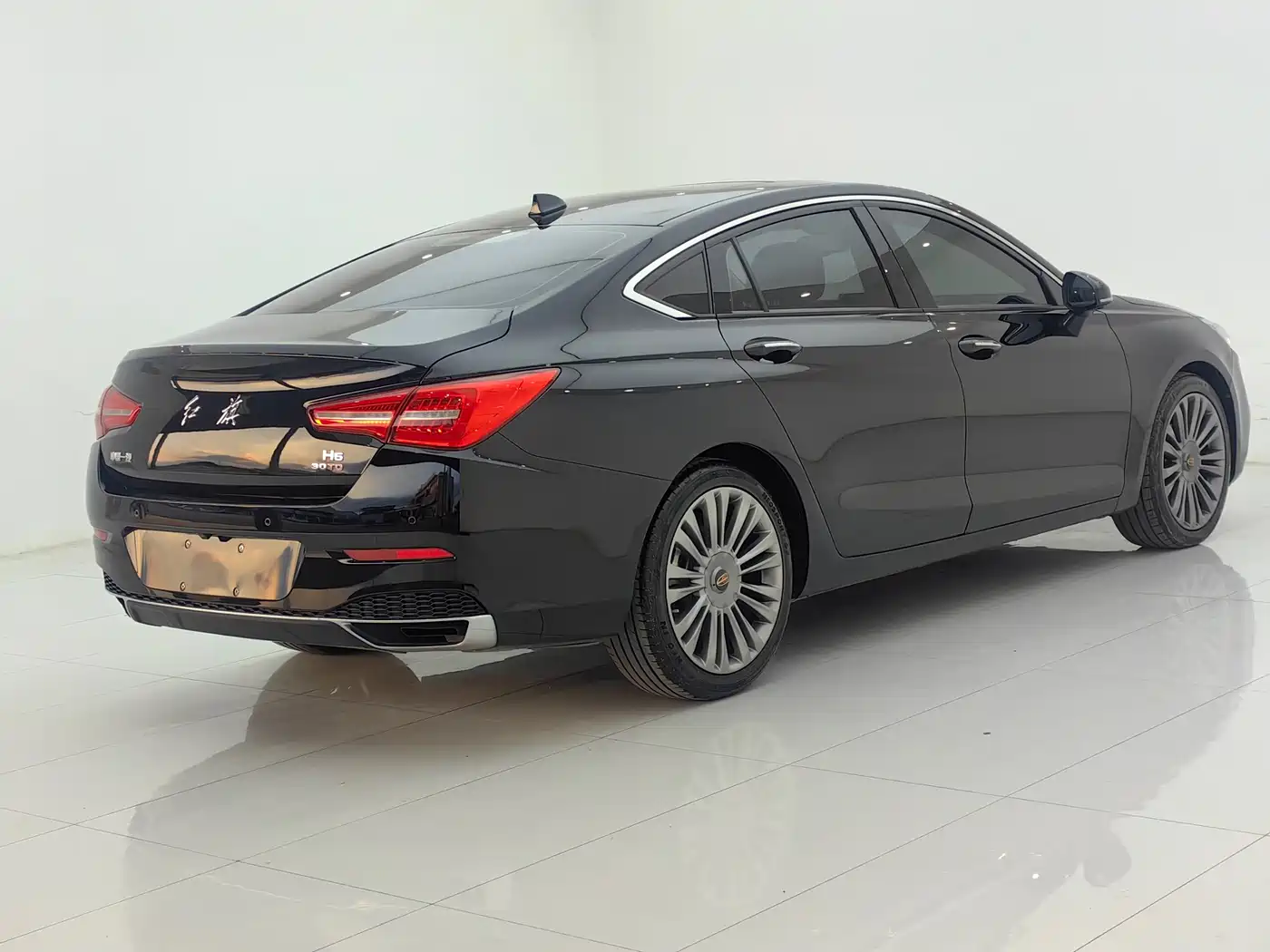 Hongqi H5 2019 30TD Smart Connect Enjoy Edition фото 6