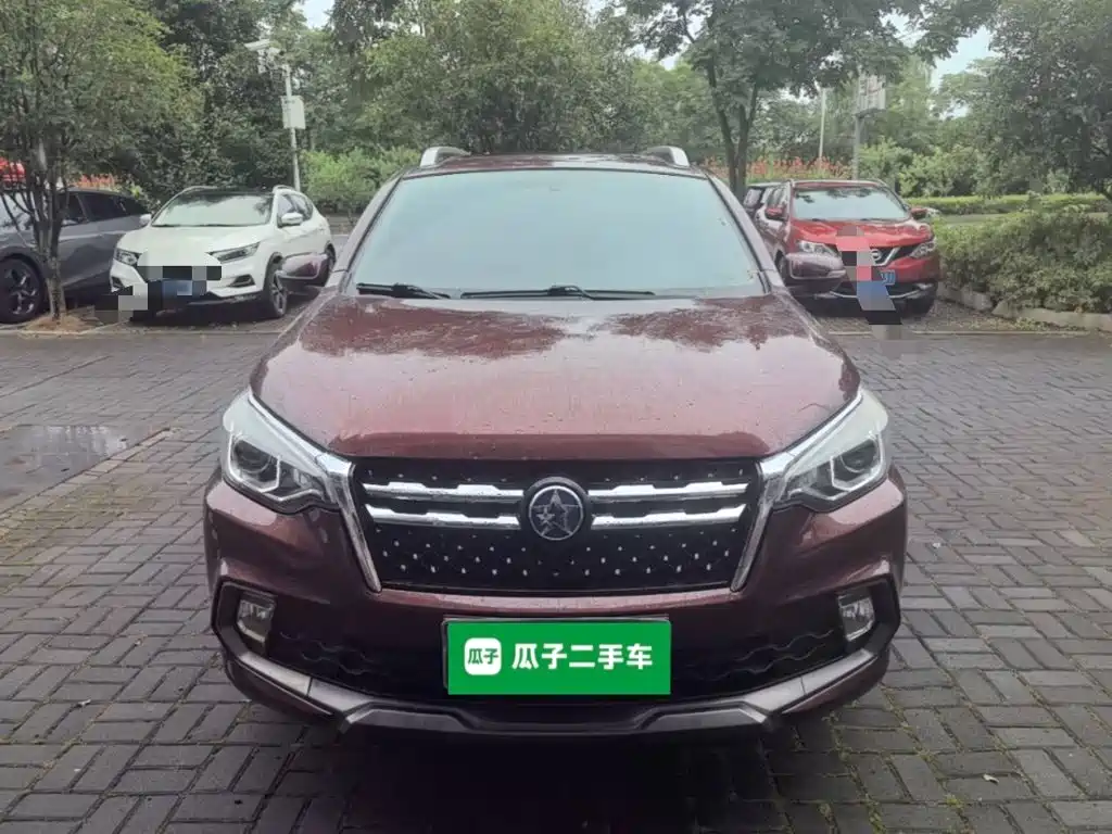 2018 Venucia T70