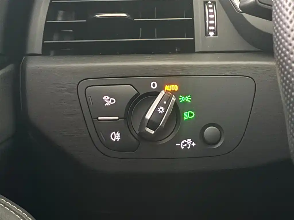 Audi A4L 2024 40 TFSI Luxury Dynamic фото 21