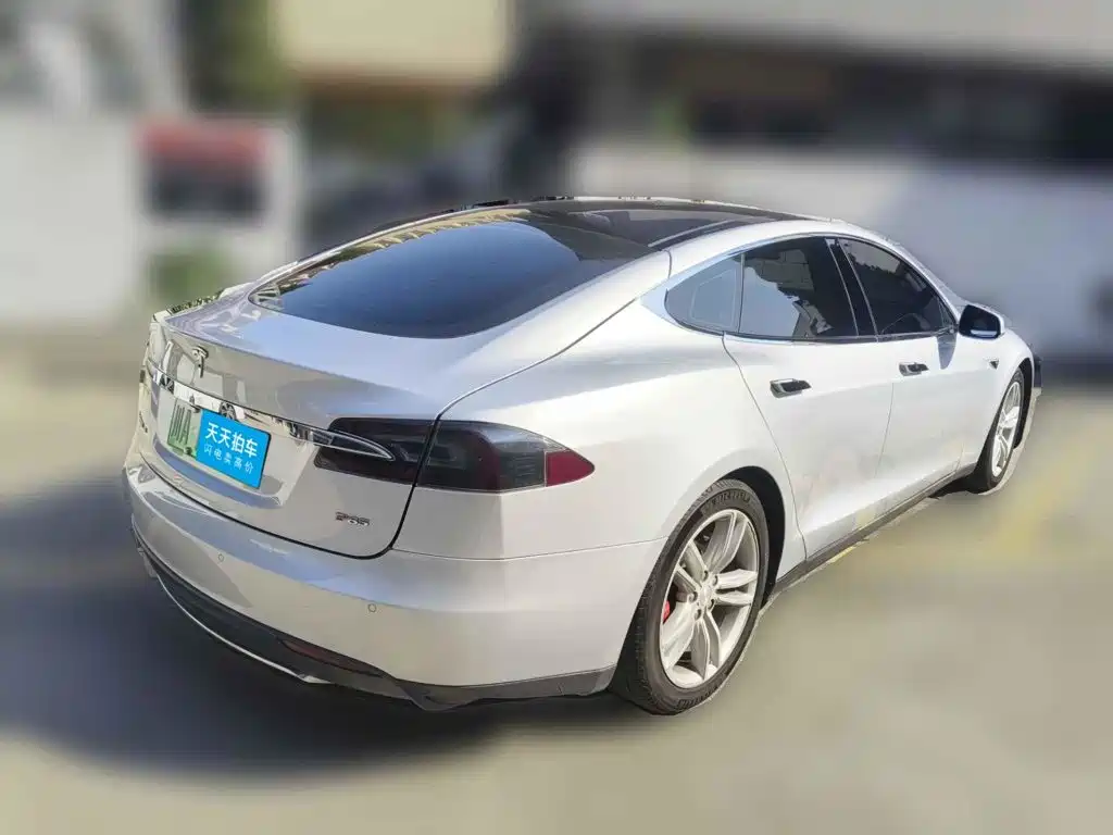 Фото 5 - Tesla Model S
