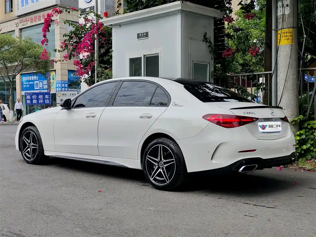 Mercedes-Benz C-Class 2023 C 260 L Night Edition Sport фото 4
