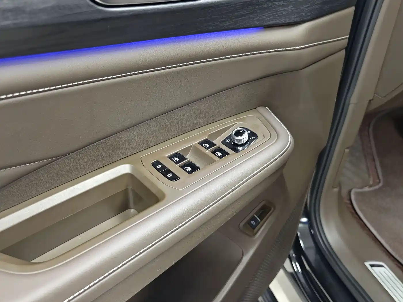 Volkswagen Viloran 2023 Facelift 380TSI Premium Edition фото 15