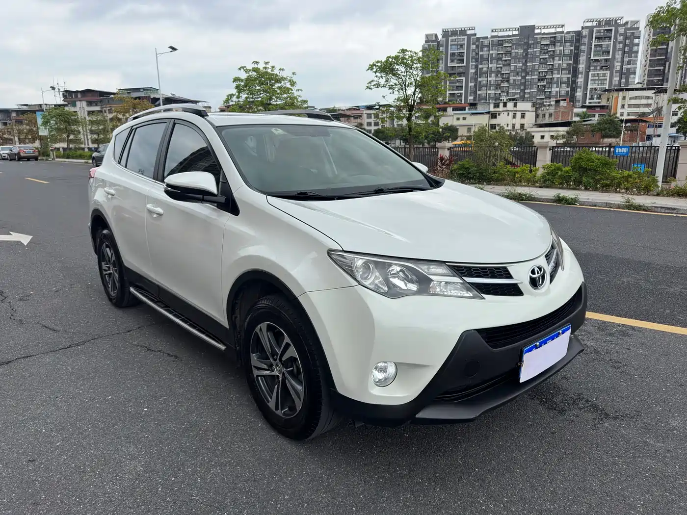 Toyota RAV4 Rongfang 2015 2.0L CVT 2WD Trend Edition фото 3