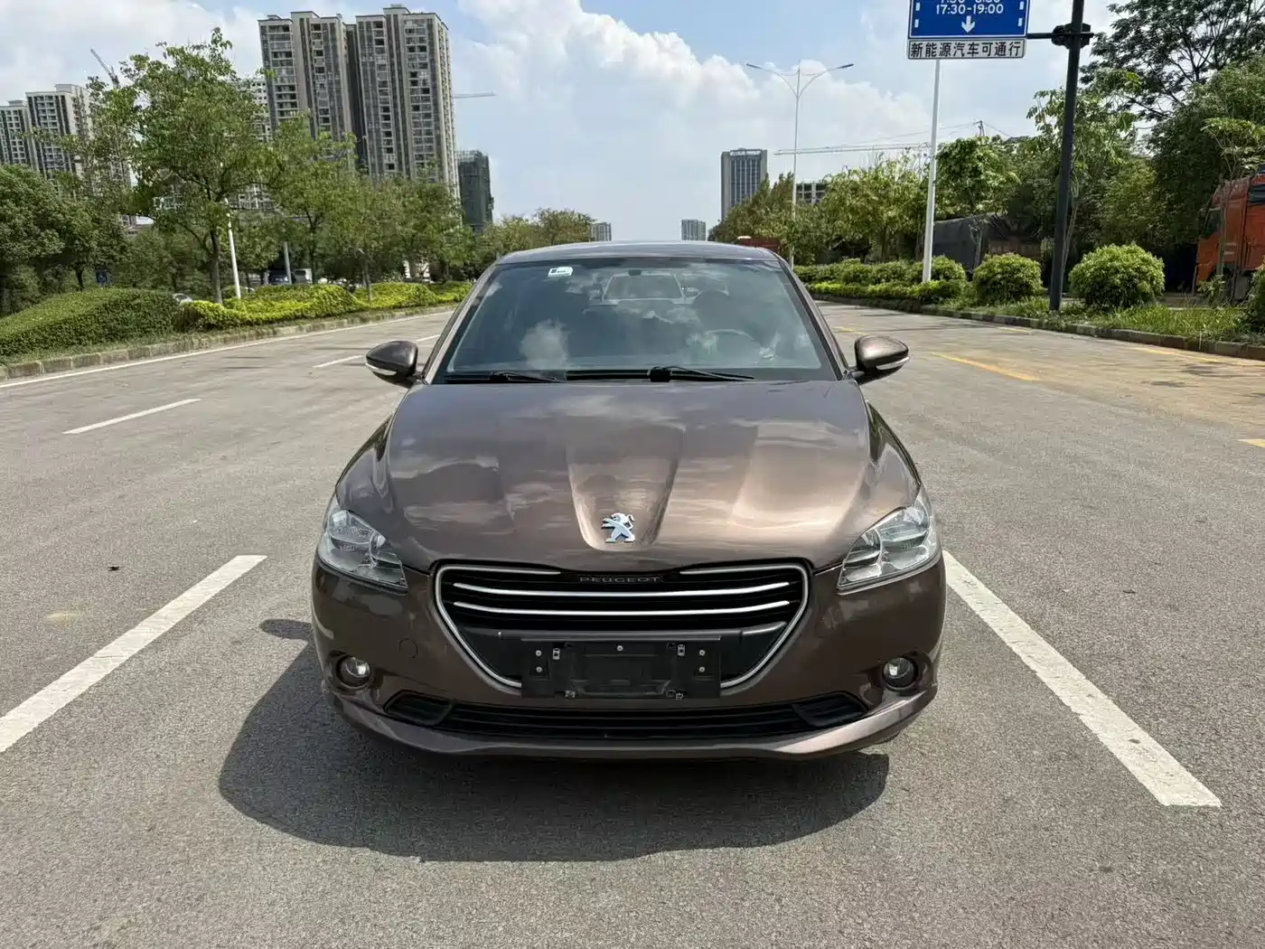 Peugeot 301 2016 1.6L Manual Comfort Edition фото 2